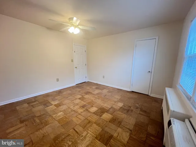 $1,900 | 125 Talbott Street, Unit 125, Rockville, MD 20852