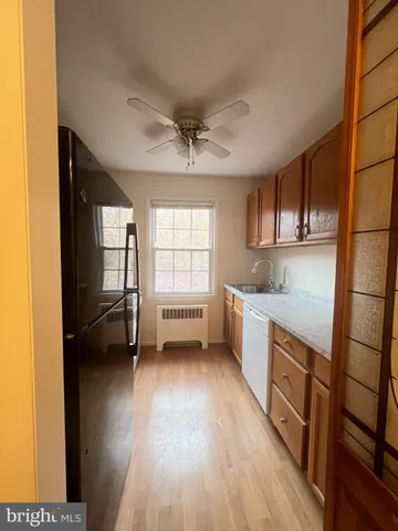 $1,900 | 125 Talbott Street, Unit 125, Rockville, MD 20852