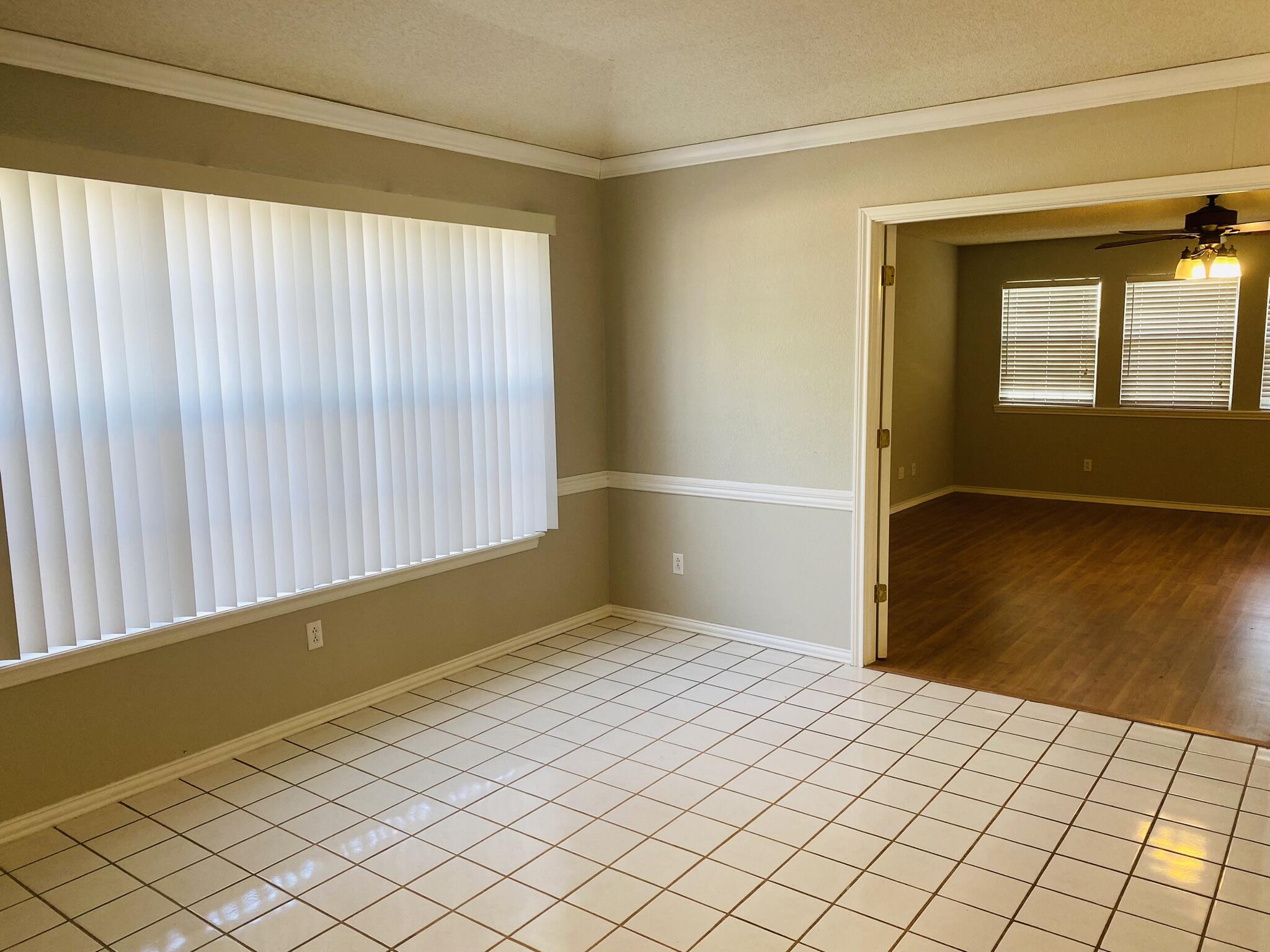 6022 78th Street Lubbock, TX 79424 - Photo 5 of 27 IMG_2887