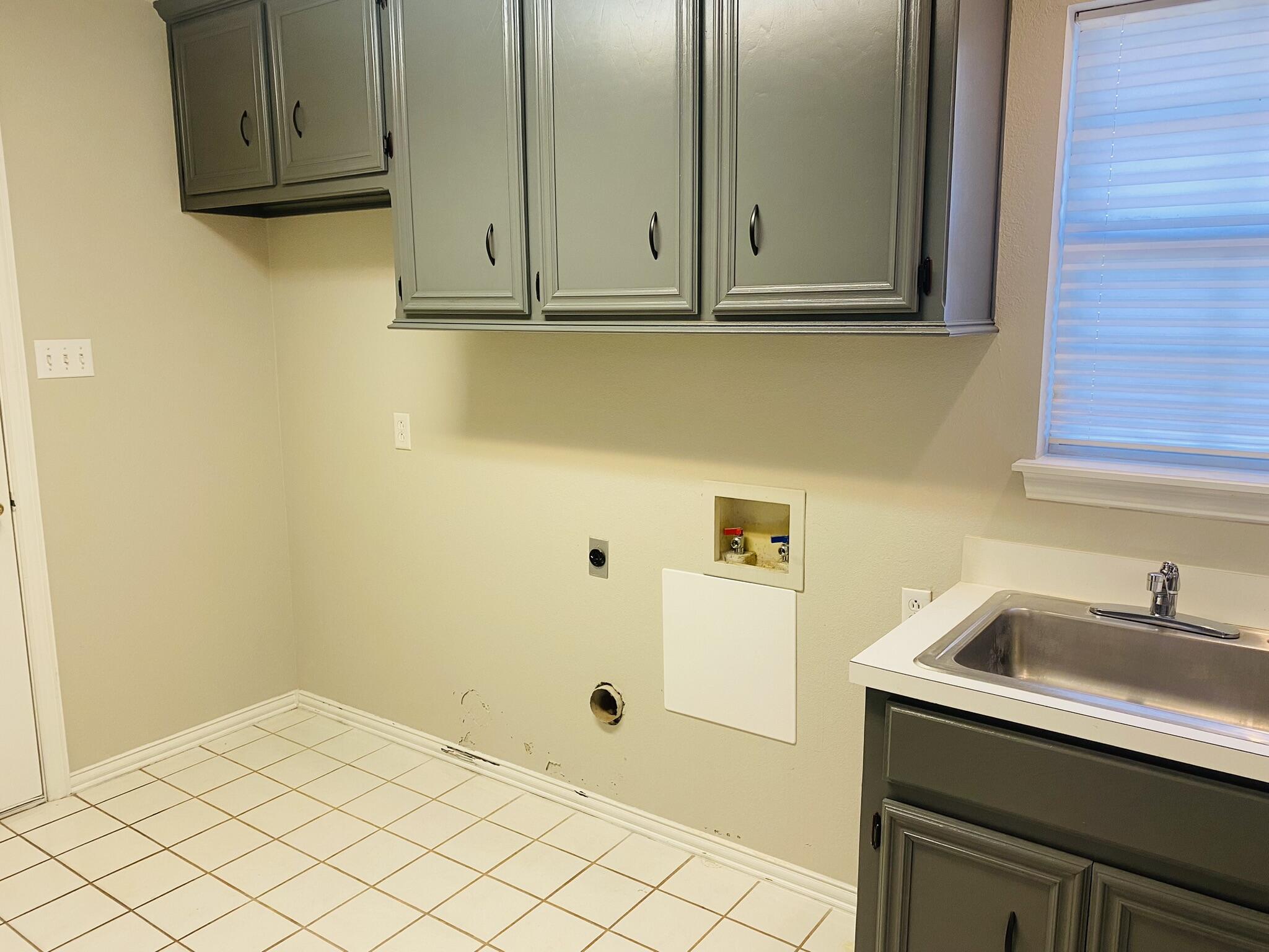 6022 78th Street Lubbock, TX 79424 - Photo 8 of 27 IMG_2890