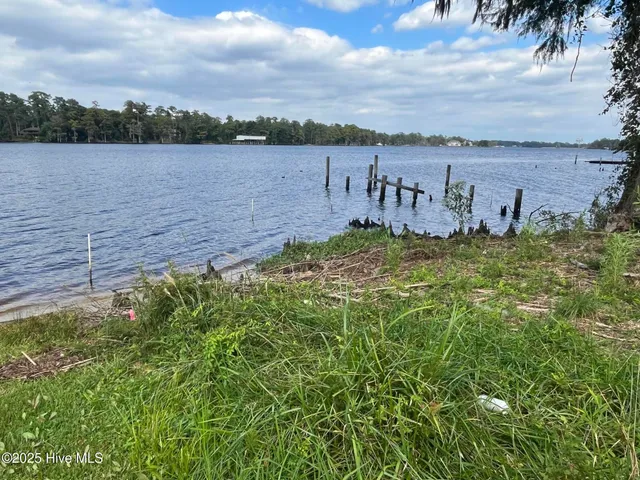 $600,000 | 2321 B Chinquapin Road, New Bern, NC 28562