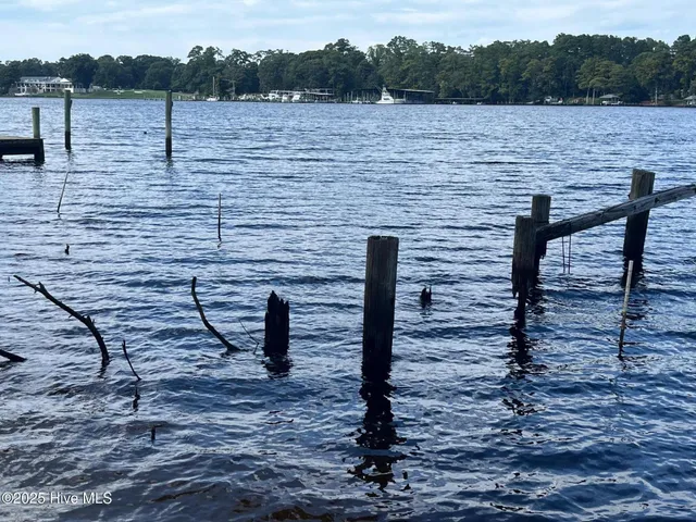 $600,000 | 2321 B Chinquapin Road, New Bern, NC 28562