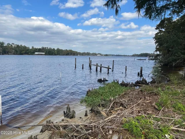 $600,000 | 2321 B Chinquapin Road, New Bern, NC 28562