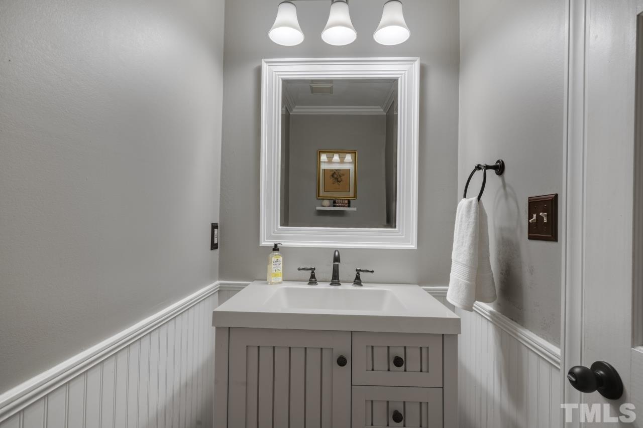 6905 Sandringham Drive Raleigh, NC 27613 - Photo 12 of 29