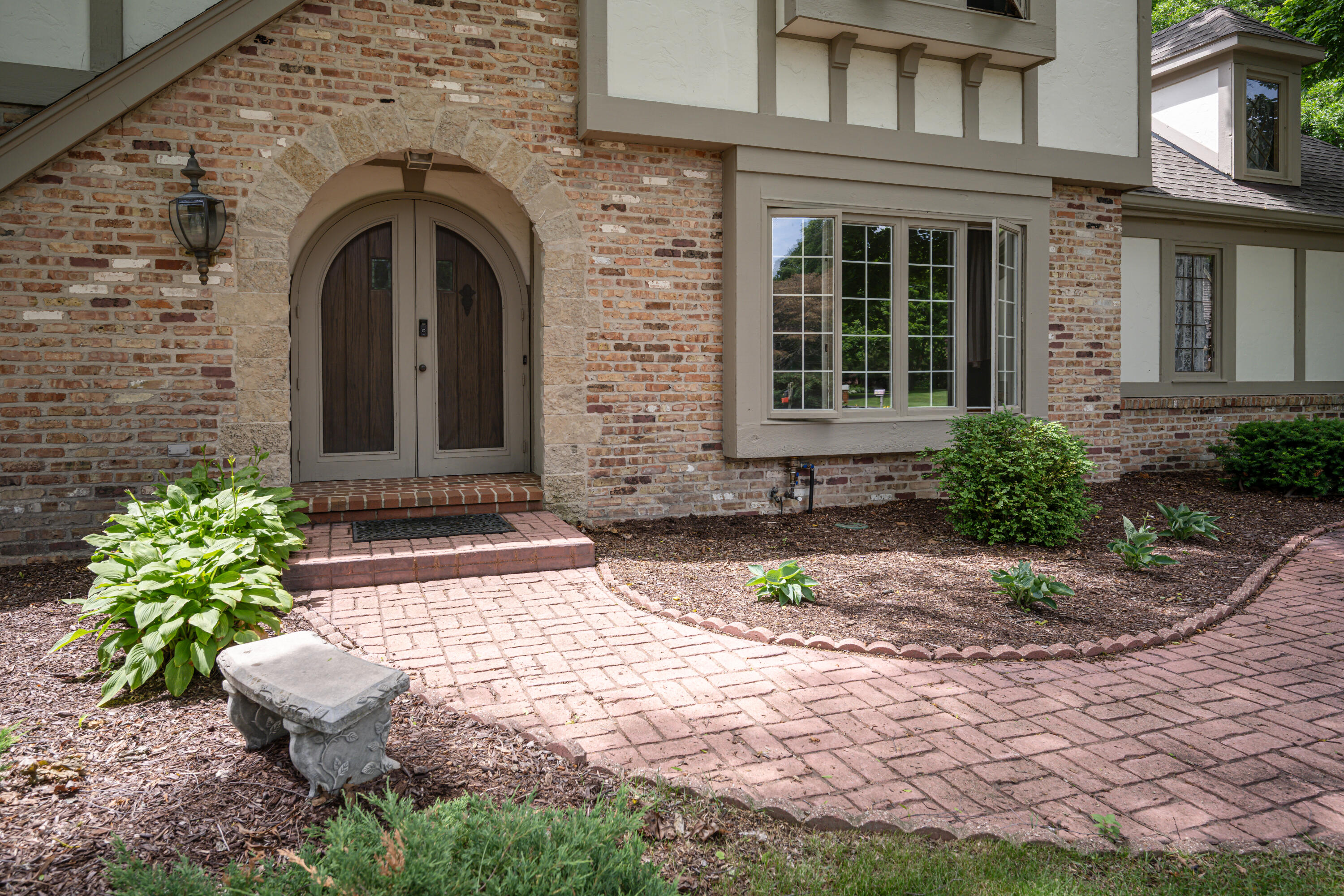 3 Maplewood Court Wind Point, WI 53402 - Photo 35 of 40 front 4