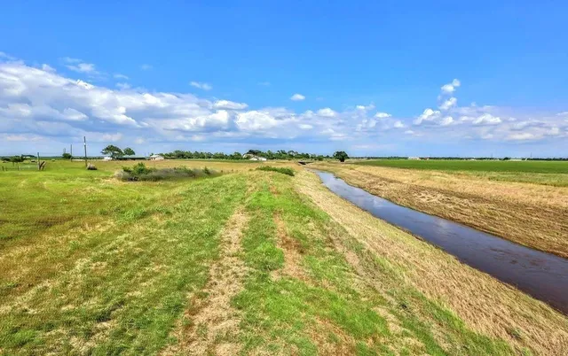$1,100,000 | 12338 Zamanek Road, Needville, TX 77461