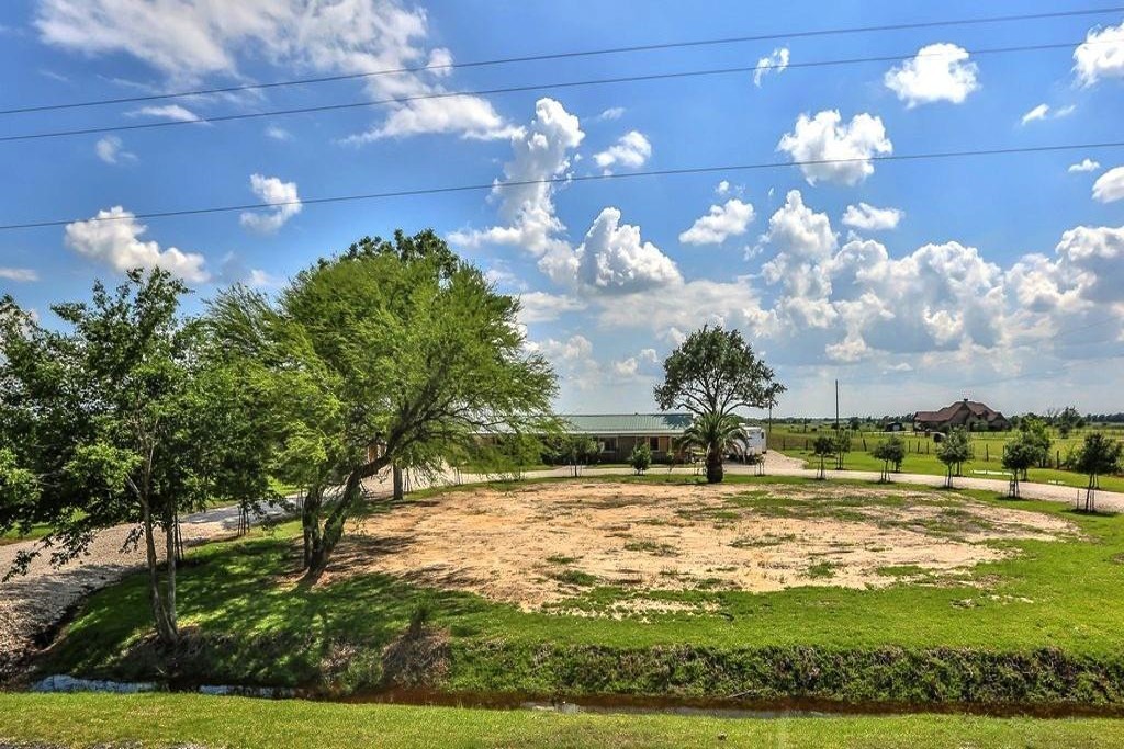 12338 Zamanek Road Needville, TX 77461 - Photo 4 of 32