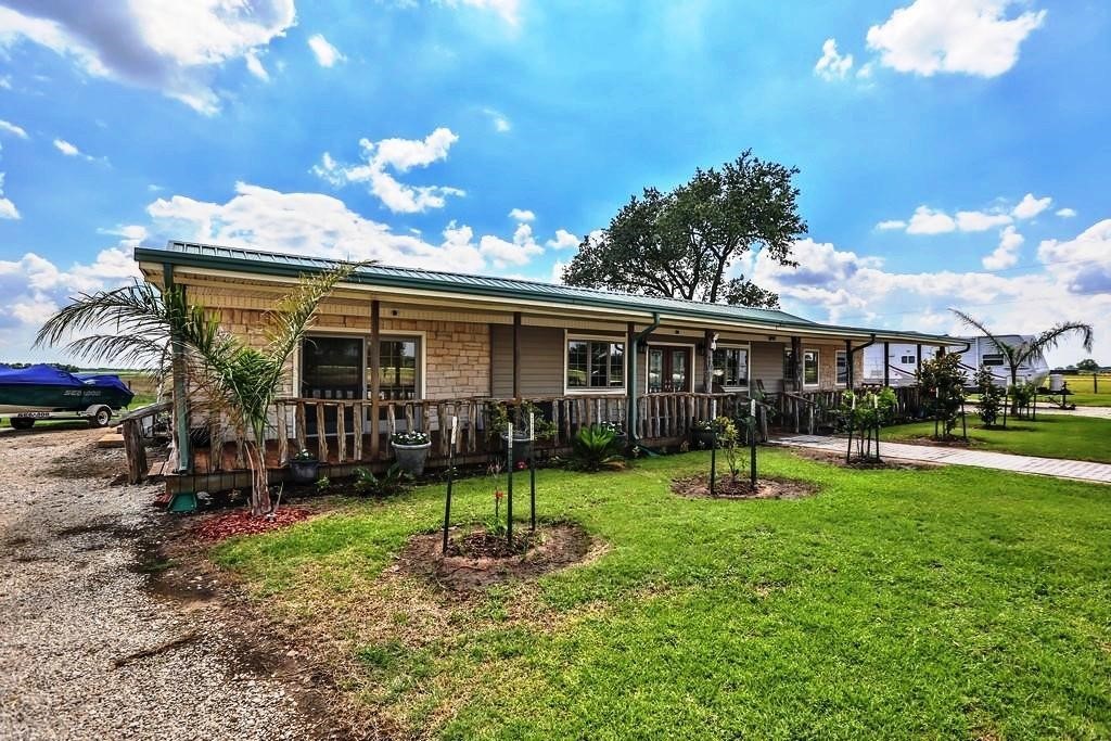 12338 Zamanek Road Needville, TX 77461 - Photo 6 of 32