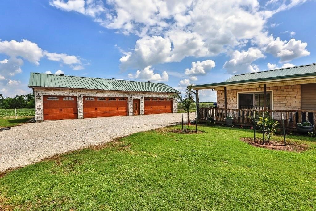 12338 Zamanek Road Needville, TX 77461 - Photo 7 of 32