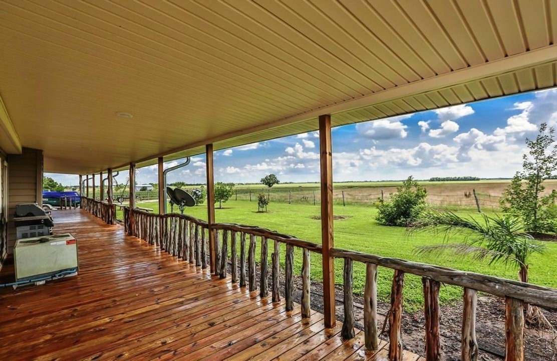 12338 Zamanek Road Needville, TX 77461 - Photo 9 of 32