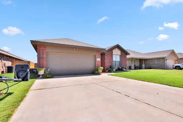 $279,000 | 1430 14th Street, Shallowater, TX 79363