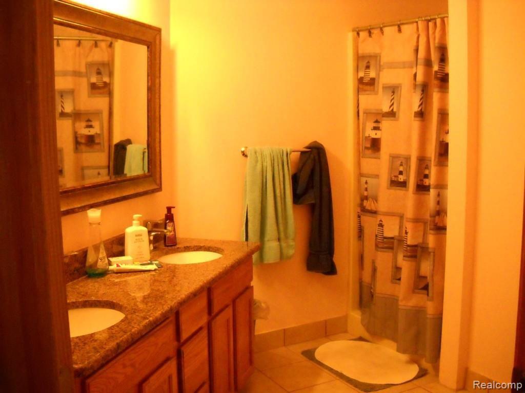 160 Michelson Road Rochester, MI 48307 - Photo 18 of 31 DSCN1497.jpg