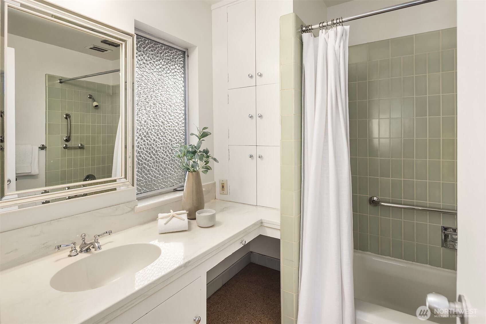 3704 48th Avenue Northeast Seattle, WA 98105 - Photo 28 of 40