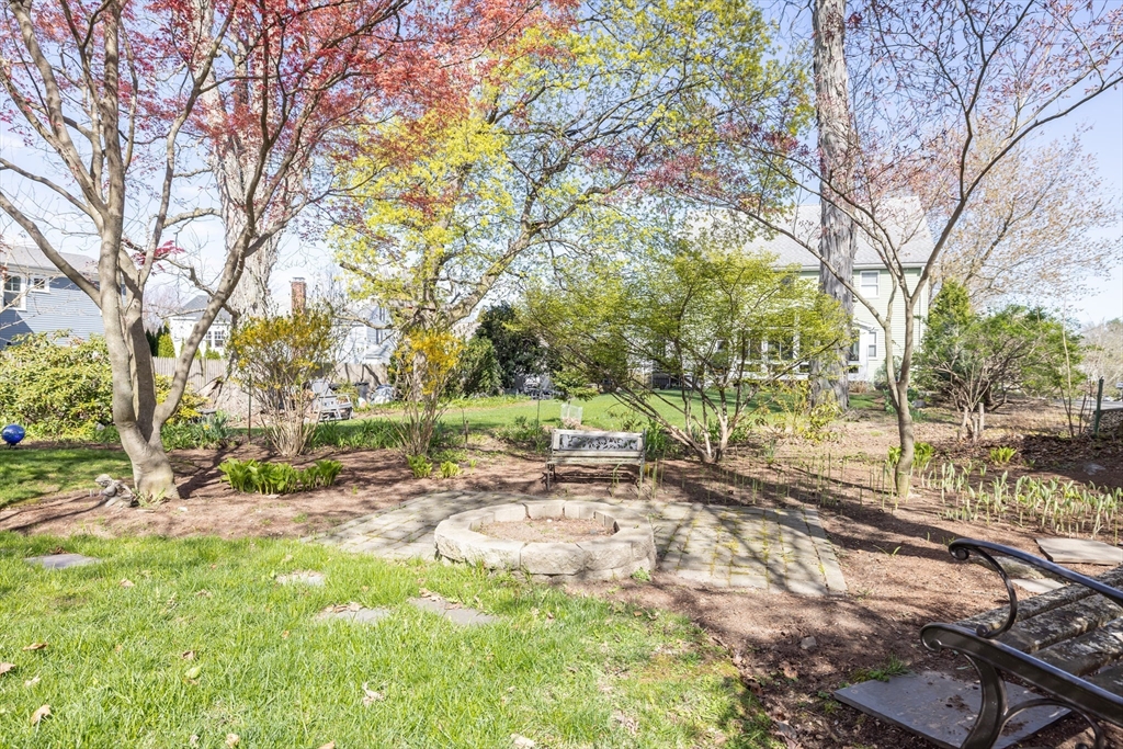 98 Cherry Street Newton, MA 02465 - Photo 19 of 24