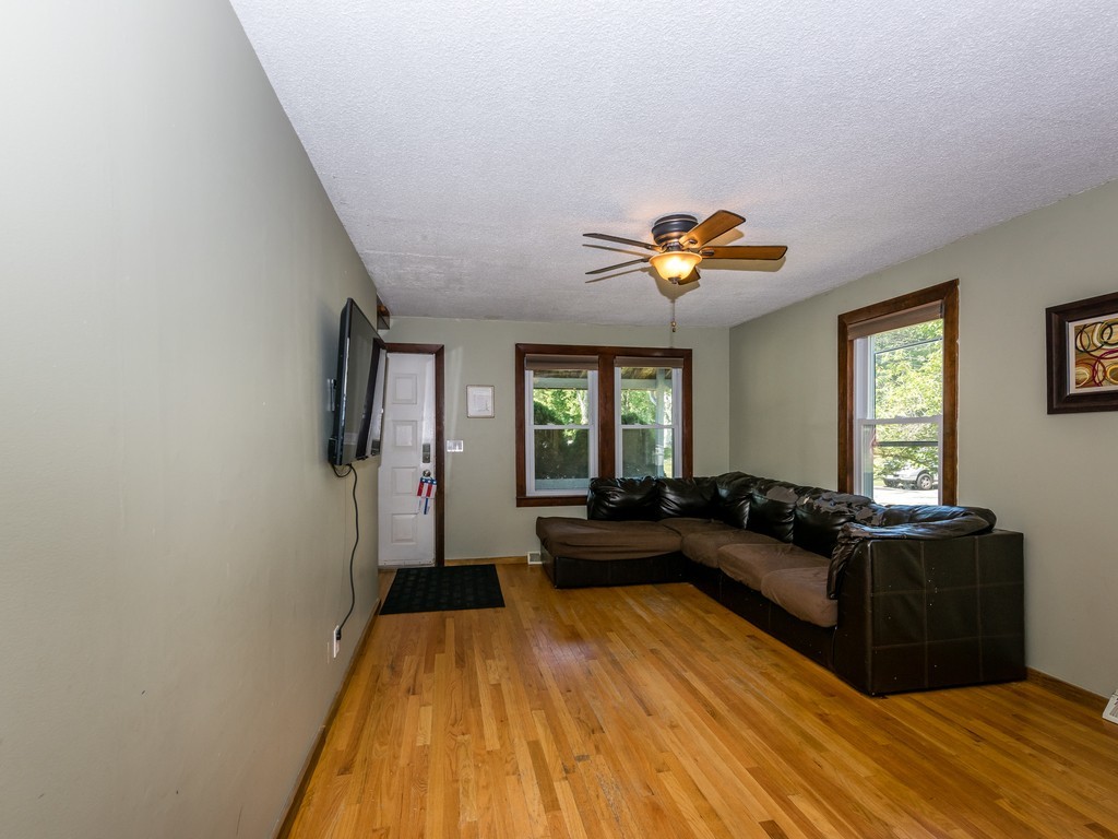 20 Bellflower Road Billerica, MA 01821 - Photo 9 of 27 Gallery Image 9