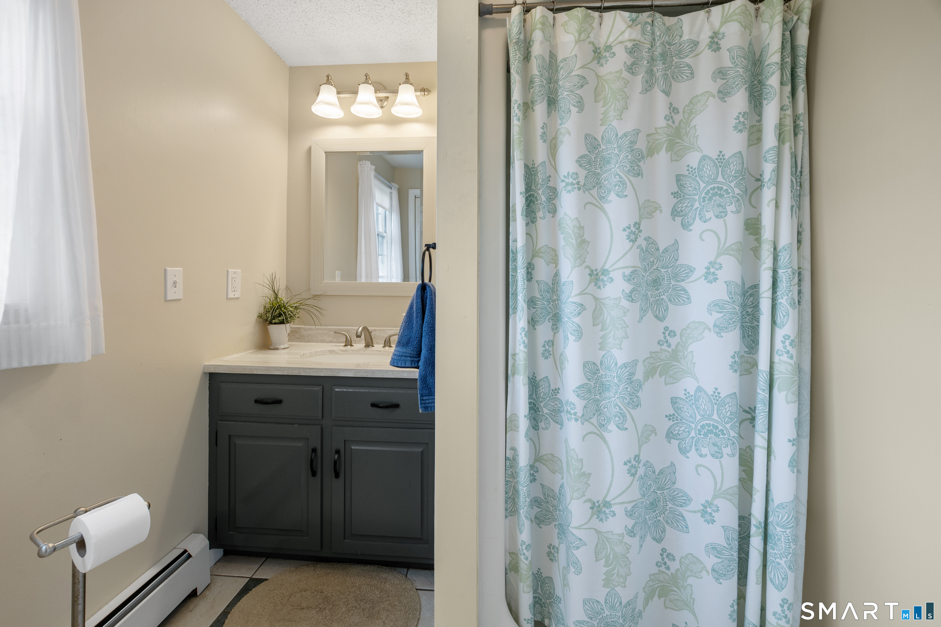 24 Concetta Lane Bristol, CT 06010 - Photo 12 of 40 Main Level