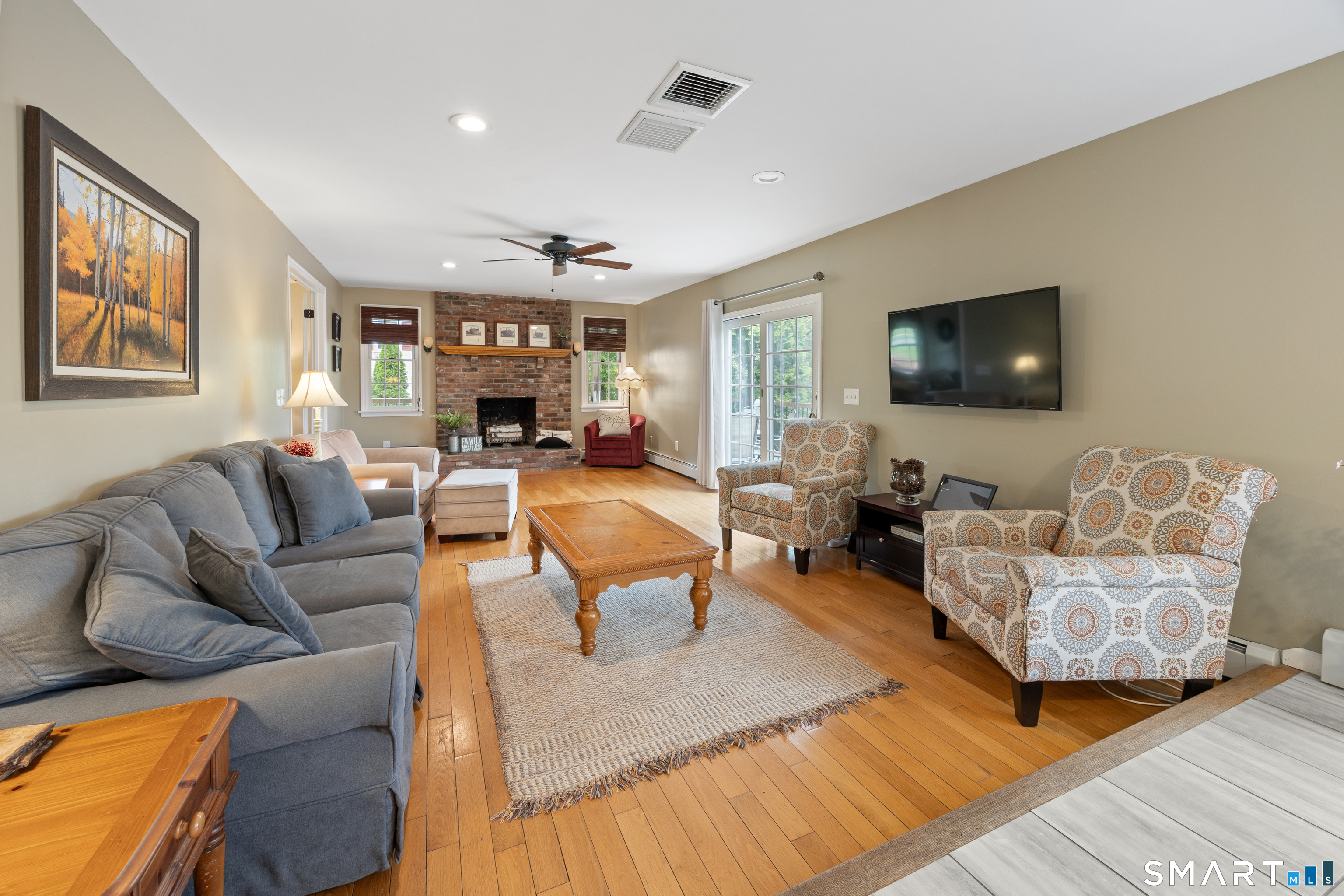 24 Concetta Lane Bristol, CT 06010 - Photo 8 of 40