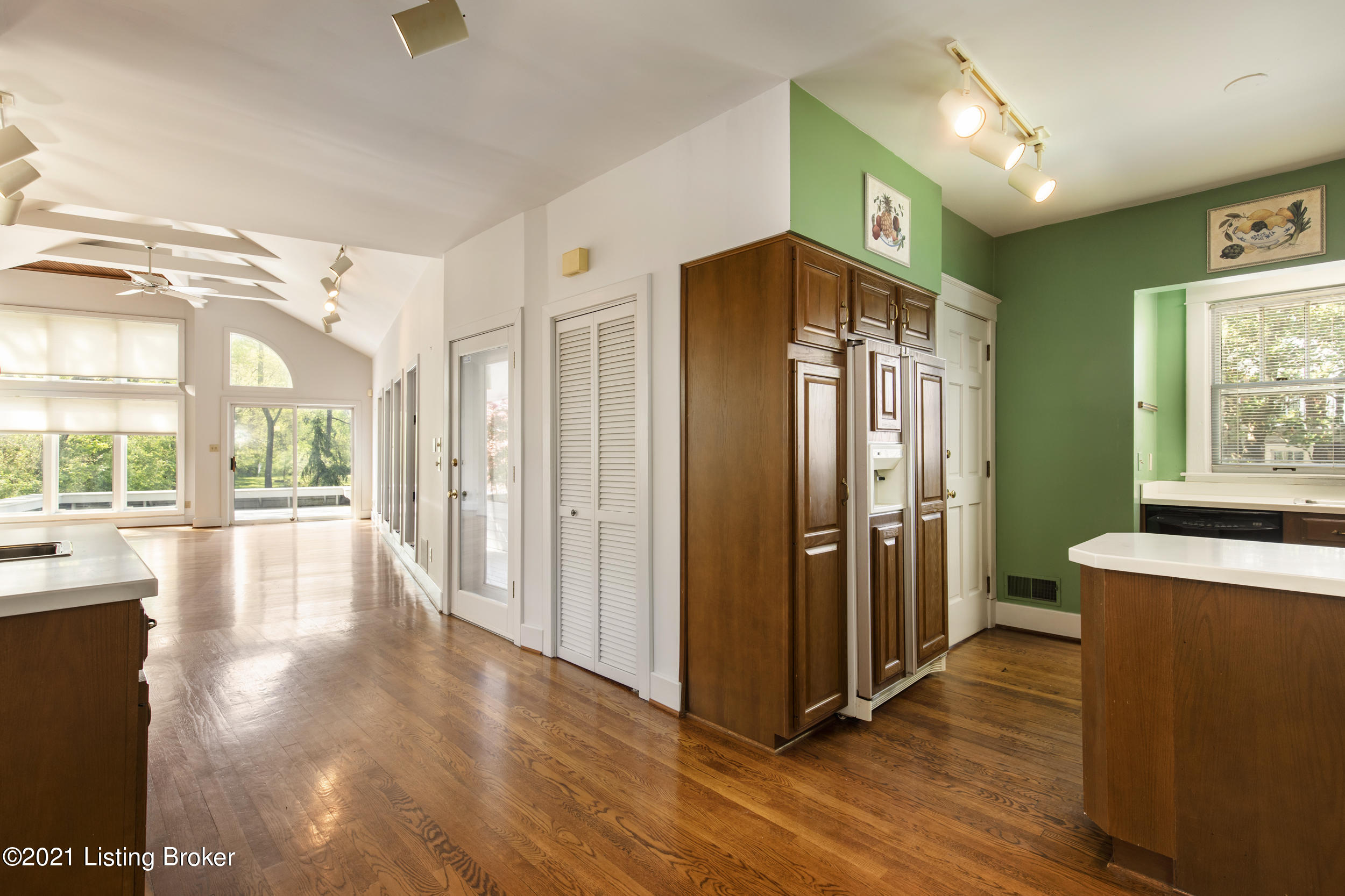 4502 River Road Louisville, KY 40222 - Photo 37 of 65 Great Room and Kitchen