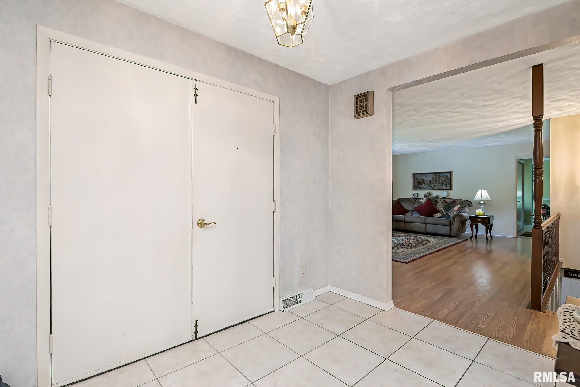 116 Rustic Lake Drive Colona, IL 61241 - Photo 4 of 33 Gallery Image 4