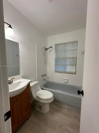 $4,500 | 3755 Oak Avenue, Miami, FL 33133