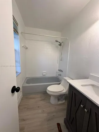 $4,500 | 3755 Oak Avenue, Miami, FL 33133