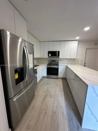 $4,500 | 3755 Oak Avenue, Miami, FL 33133