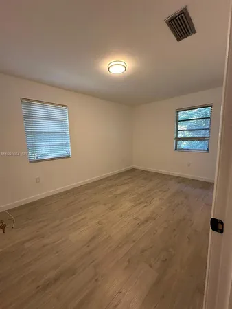 $4,500 | 3755 Oak Avenue, Miami, FL 33133