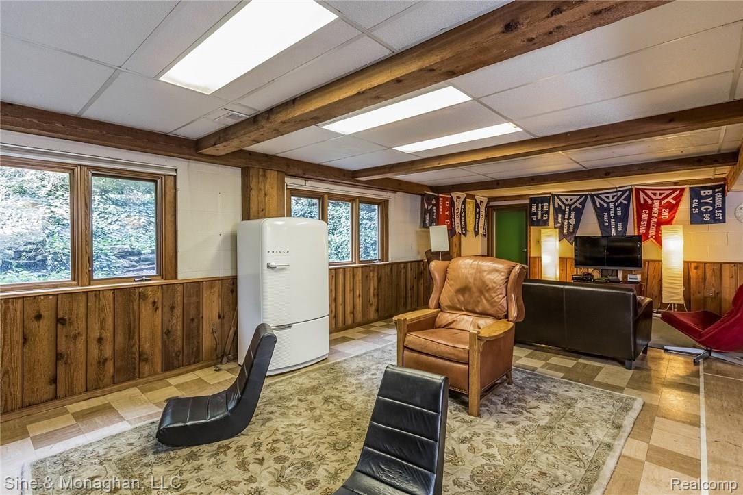 157 Kenwood Road Grosse Pointe, MI 48236 - Photo 56 of 84 056-Living_Room-3257692-medium.jpg