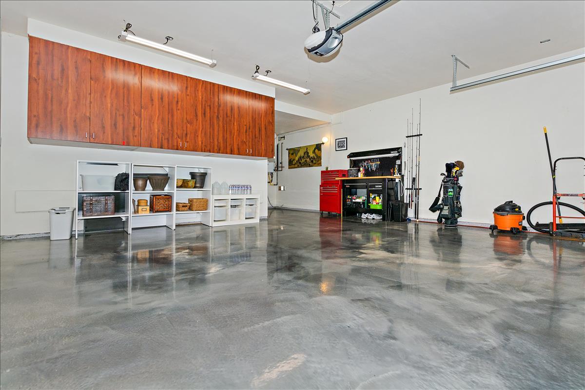 25 Leon Way Rancho Mirage, CA 92270 - Photo 25 of 34 Garage (2)