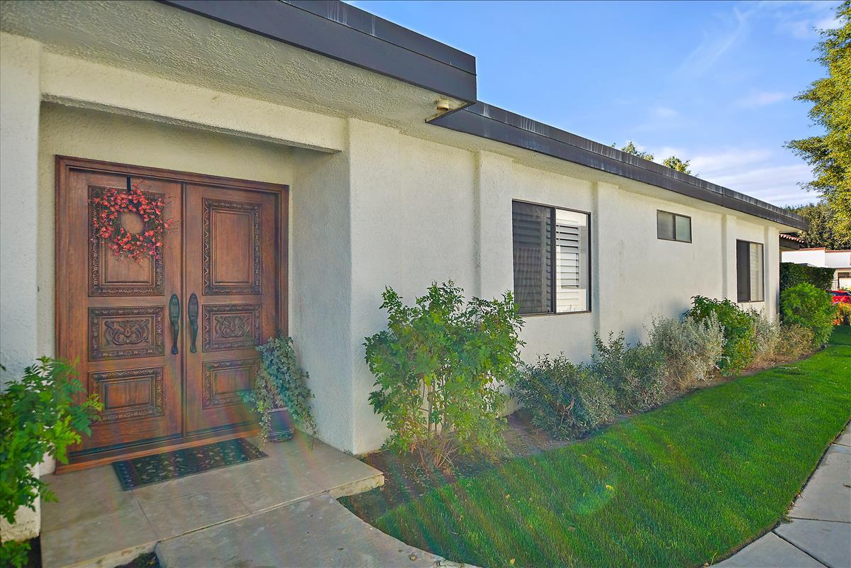25 Leon Way Rancho Mirage, CA 92270 - Photo 28 of 34 Front Door