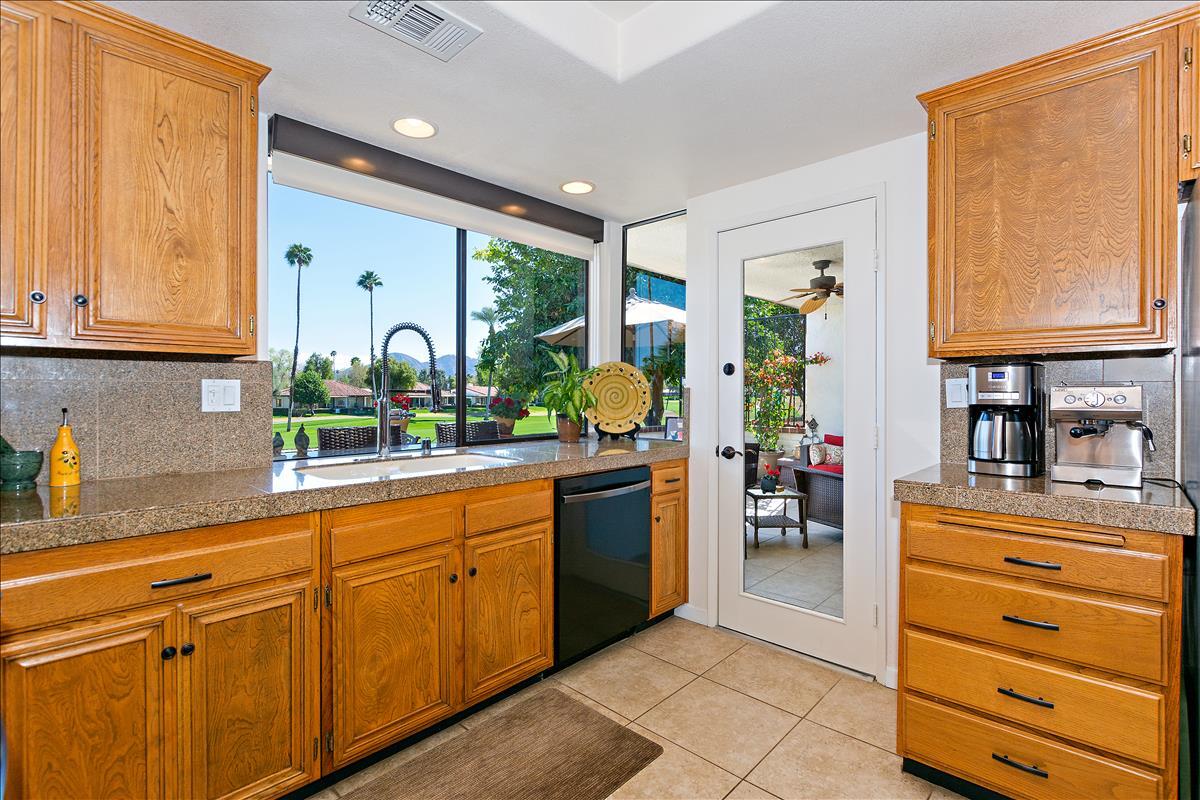 25 Leon Way Rancho Mirage, CA 92270 - Photo 8 of 34 Kitchen (2)