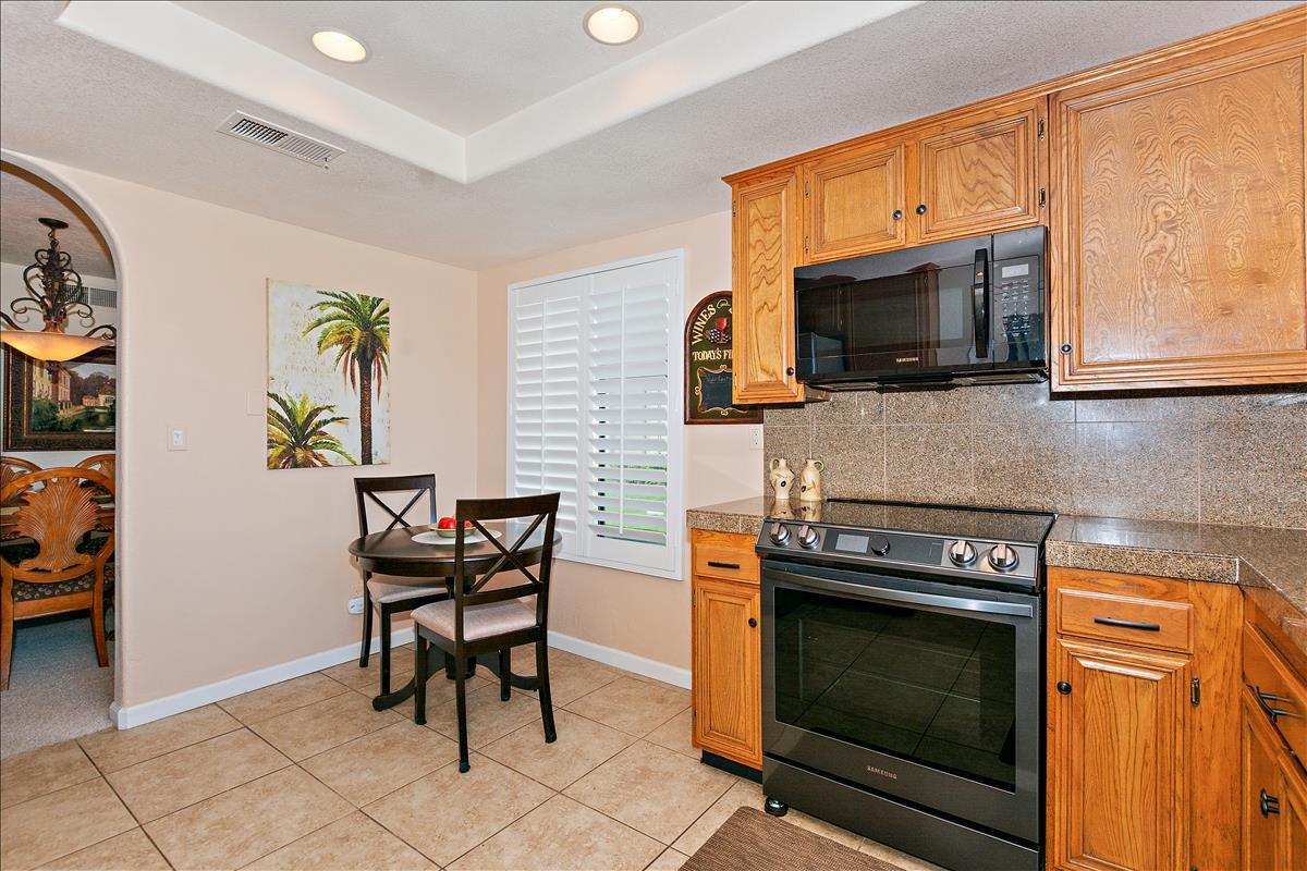 25 Leon Way Rancho Mirage, CA 92270 - Photo 9 of 34 Kitchen (3)