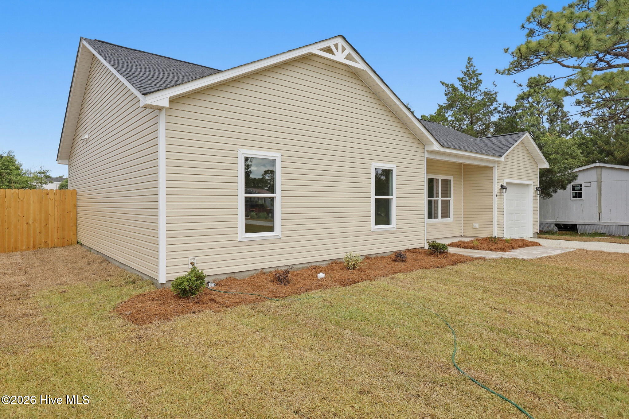 113 North Kings Street Hubert, NC 28539 - Photo 5 of 44