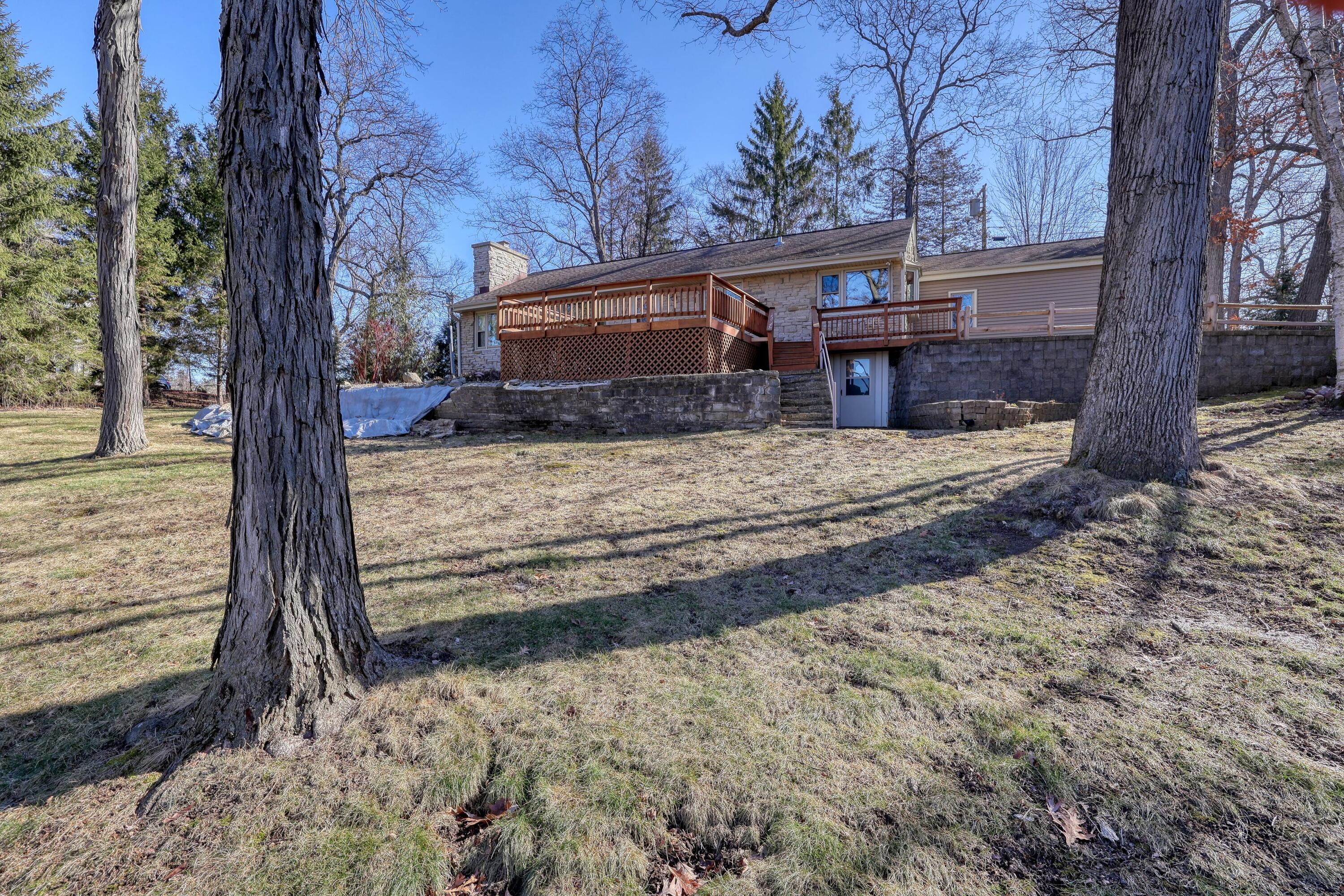 3513 Ridge Drive Delafield, WI 53029 - Photo 3 of 22 7
