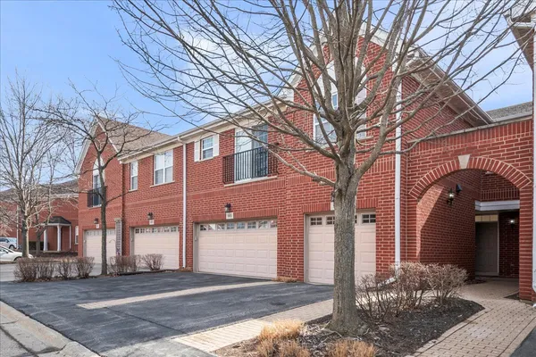 $500,000 | 989 Enfield Drive, Northbrook, IL 60062