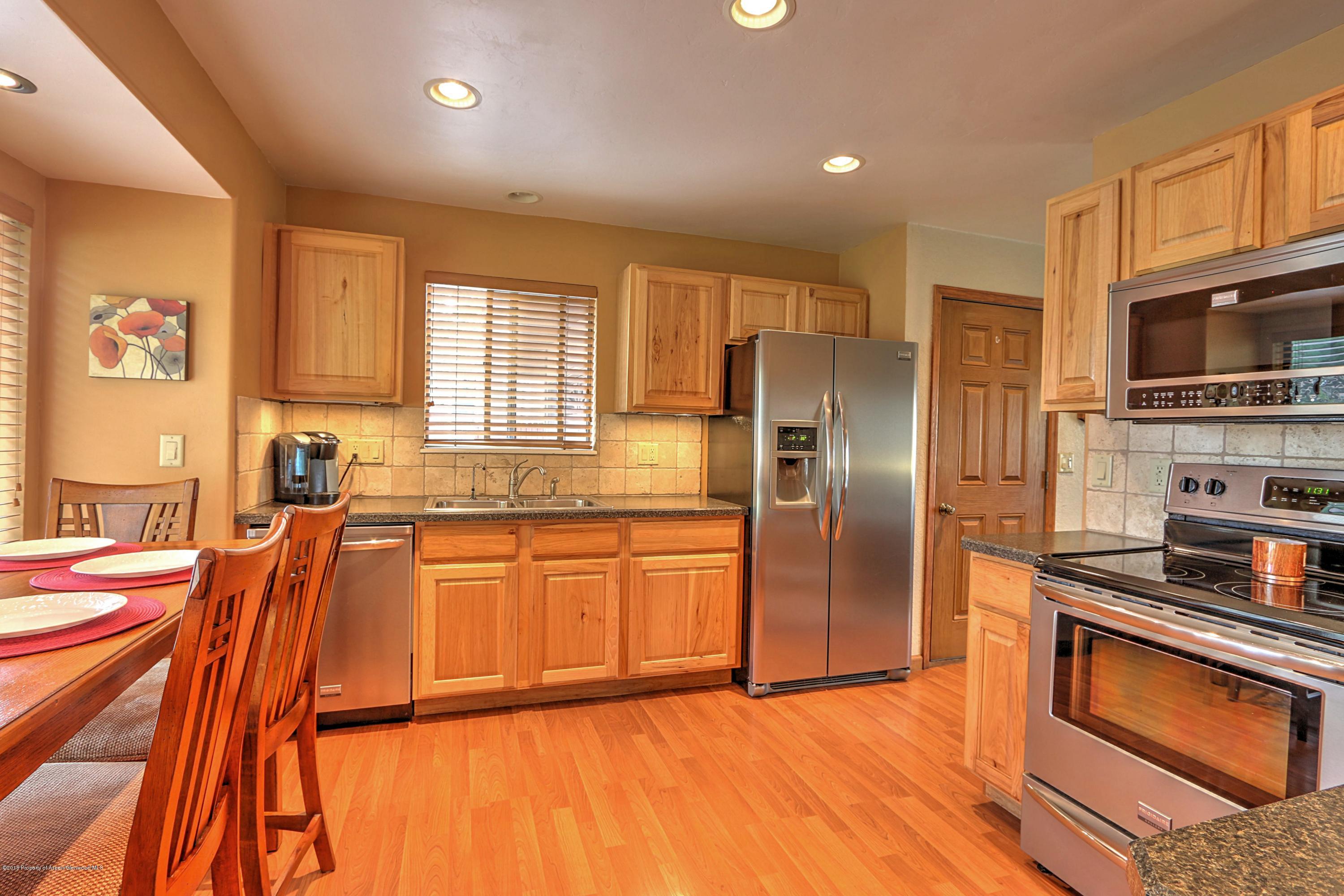 693 Mesa Avenue Rifle, CO 81650 - Photo 6 of 27 Kitchen
