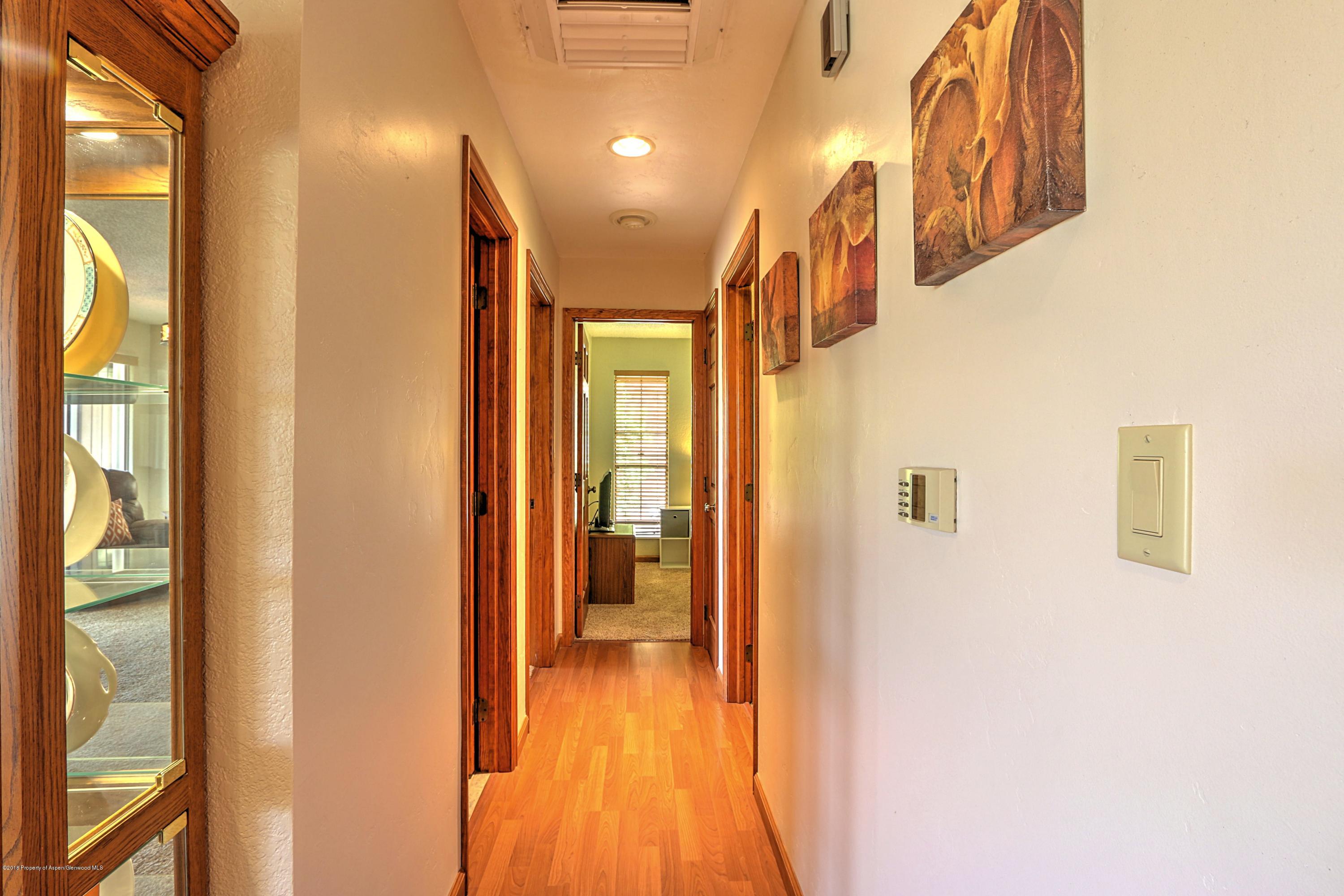 693 Mesa Avenue Rifle, CO 81650 - Photo 8 of 27 Hallway