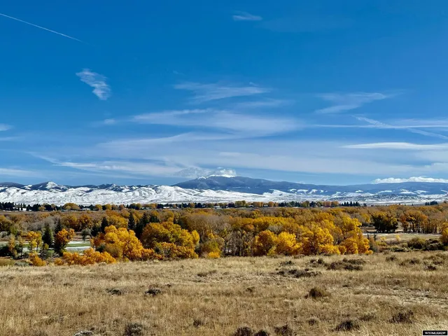 $365,000 | 1605 South Veterans Street, Saratoga, WY 82331