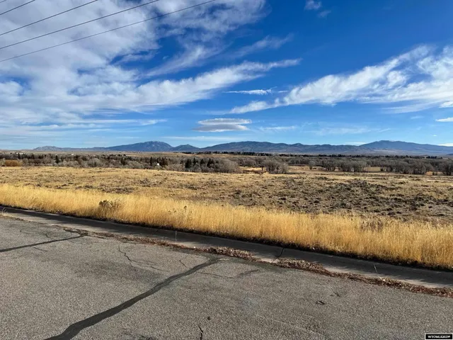 $365,000 | 1605 South Veterans Street, Saratoga, WY 82331