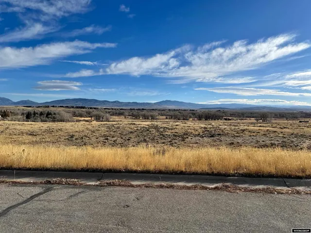 $365,000 | 1605 South Veterans Street, Saratoga, WY 82331