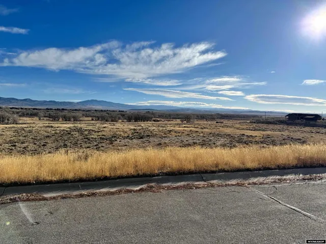 $365,000 | 1605 South Veterans Street, Saratoga, WY 82331