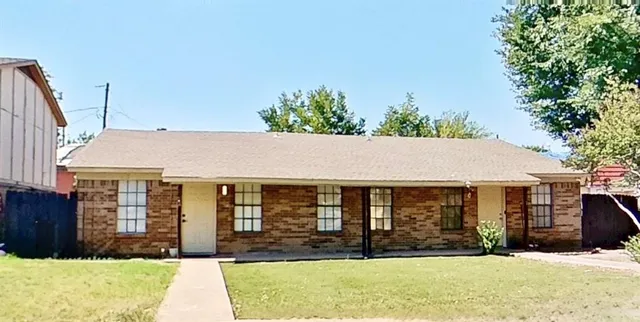 $1,550 | 502 West Norwood Circle, Arlington, TX 76013