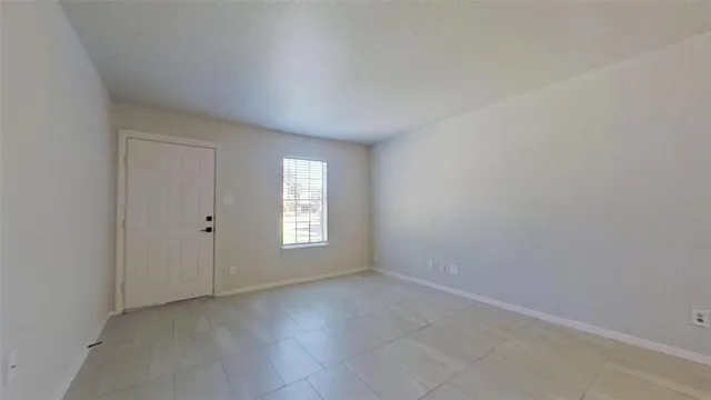 $1,550 | 502 West Norwood Circle, Arlington, TX 76013