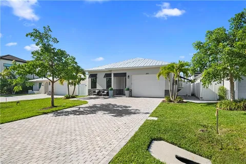 $1,795,000 | 828 100th Avenue North, Naples, FL 34108
