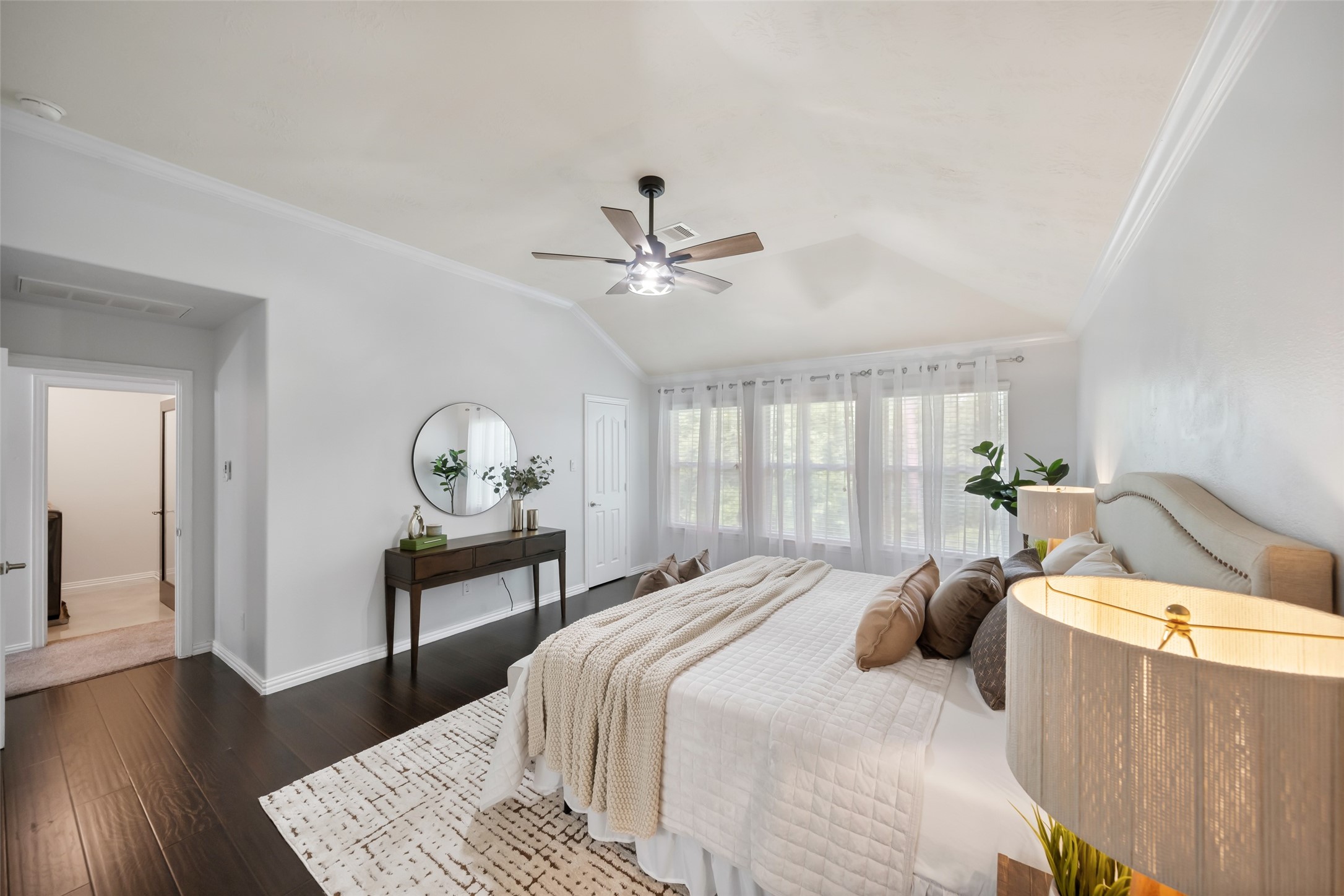 81 Palos Verde Conroe, TX 77304 - Photo 17 of 36 Master bedroom