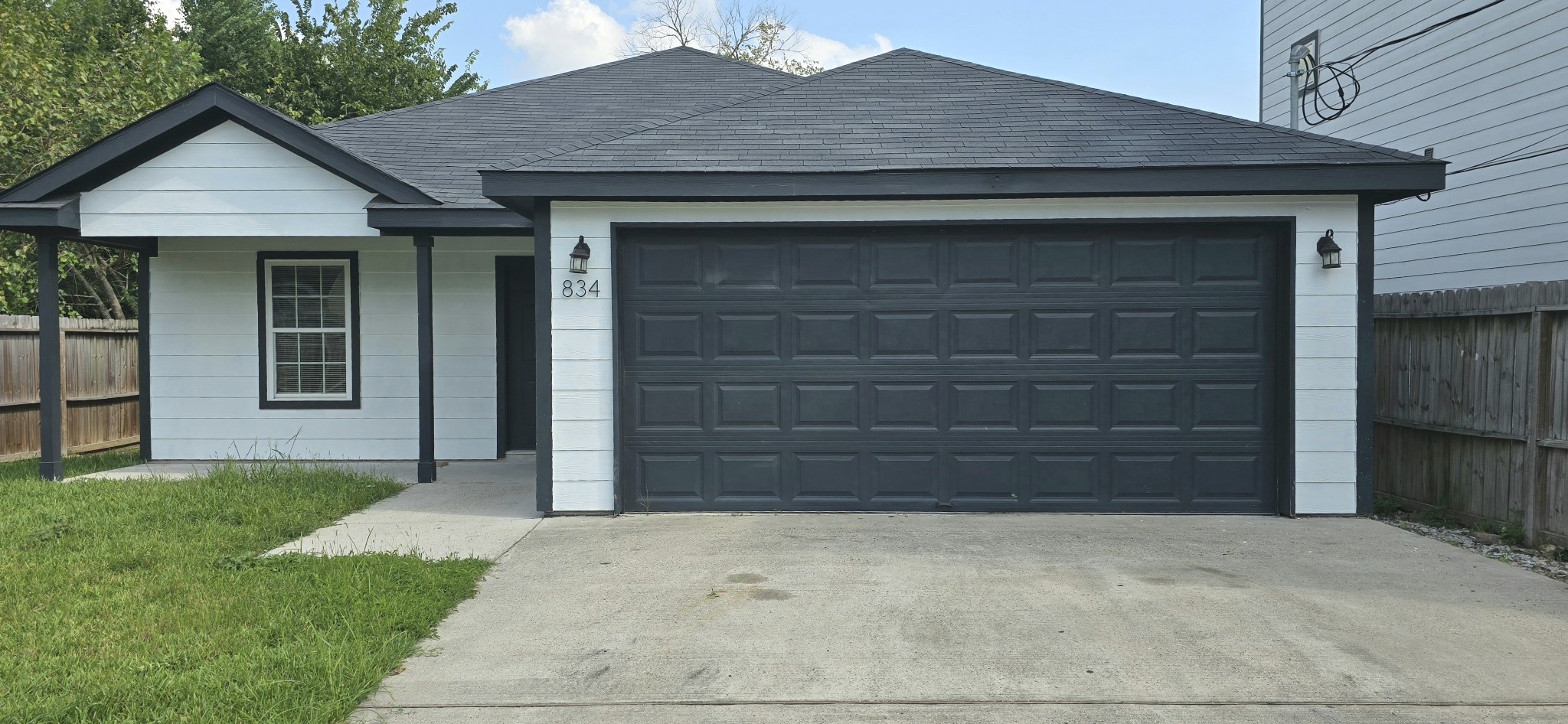 New external paint. Welcome to 834 Elkhart St.