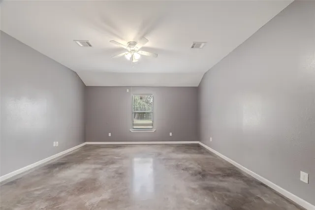 $2,400 | 834 Elkhart Street, Houston, TX 77091