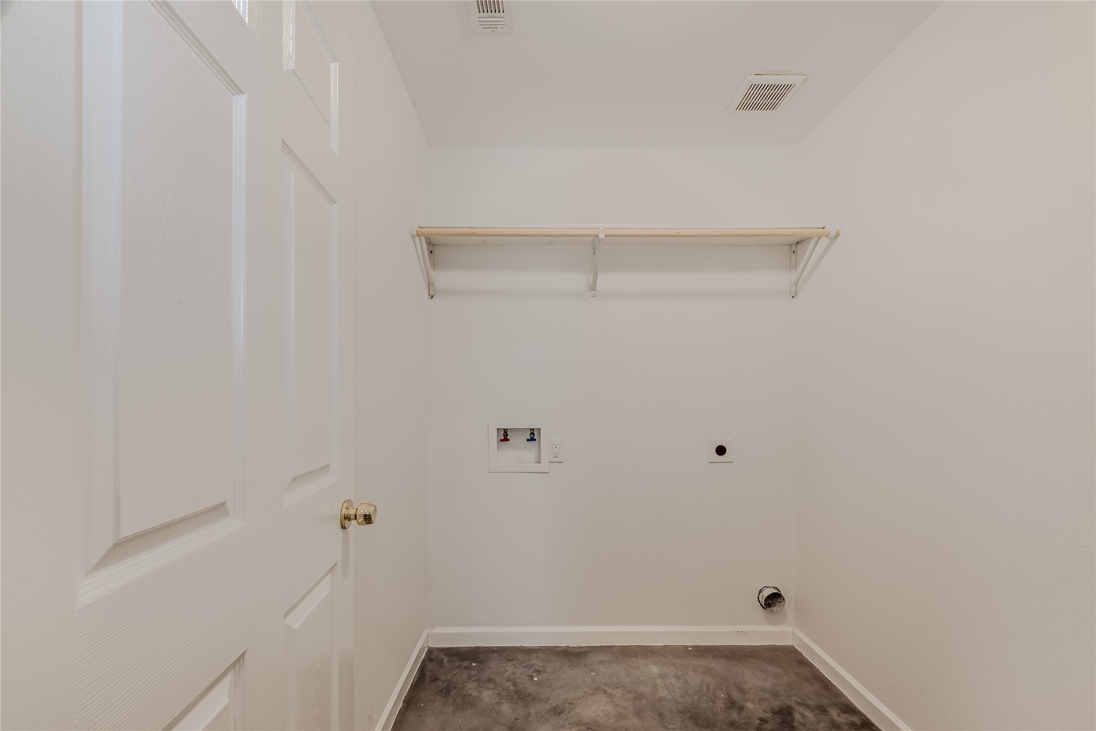 834 Elkhart Street Houston, TX 77091 - Photo 26 of 37 Utility Room inside the home