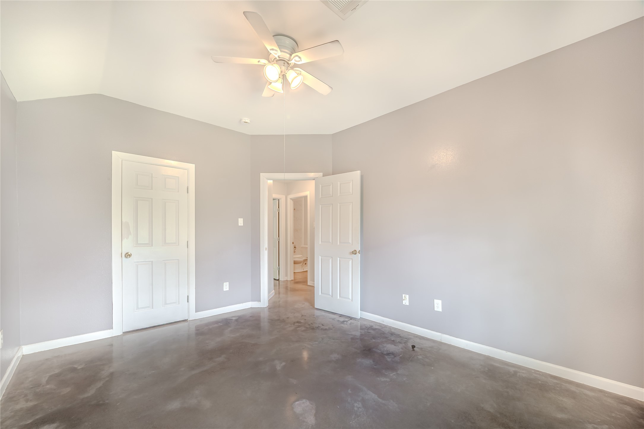 834 Elkhart Street Houston, TX 77091 - Photo 5 of 37 1st Bedroom