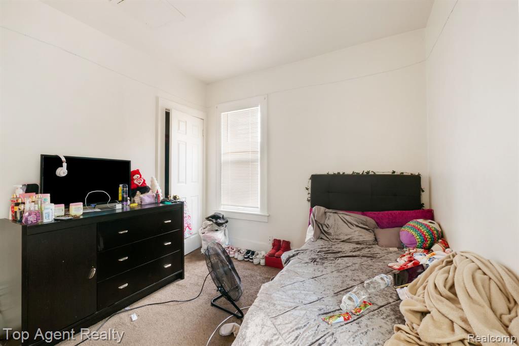 3958 Buckingham Detroit, MI 48224 - Photo 18 of 45